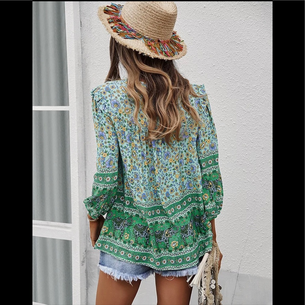 (last 1) ✨!New boho chick women’s flower blouse in color green - Picture 3 of 6